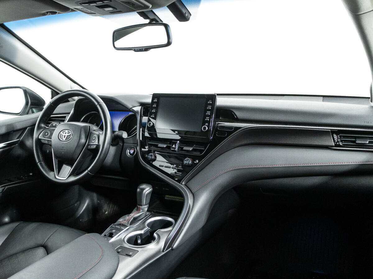 Toyota Camry с пробегом — 2022 год. Фото: #8
