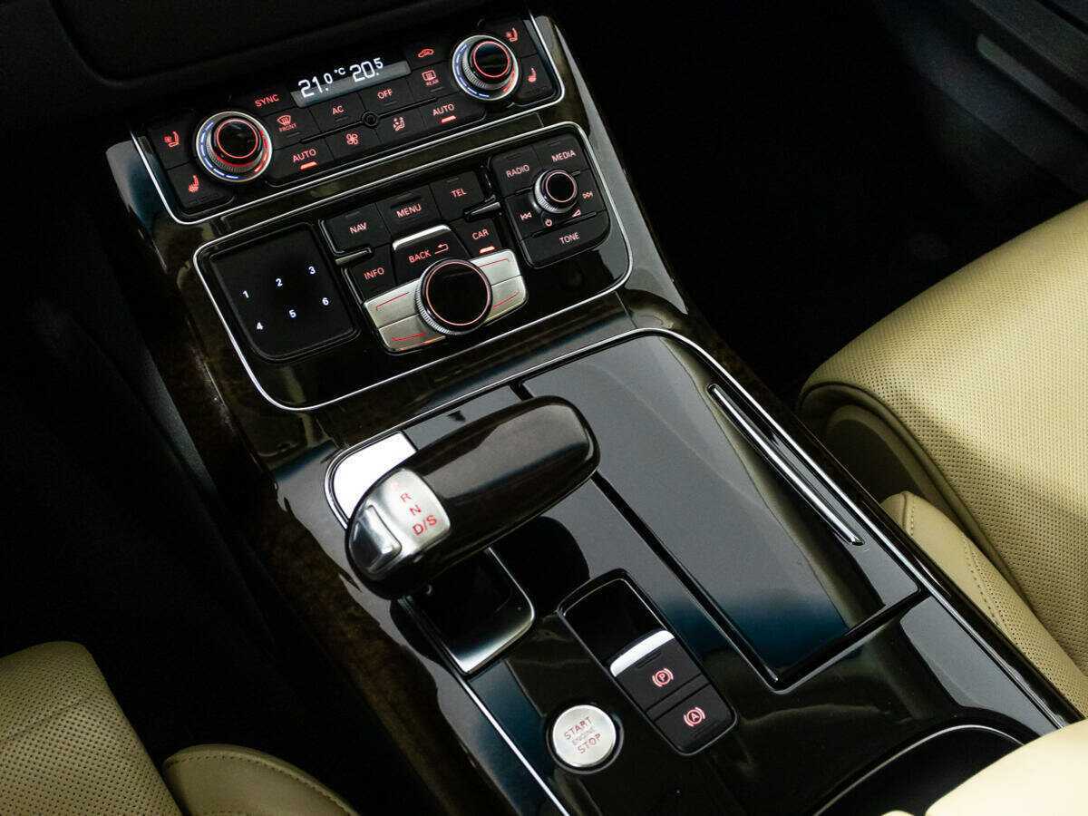 Audi A8 с пробегом — 2010 год. Фото: #17