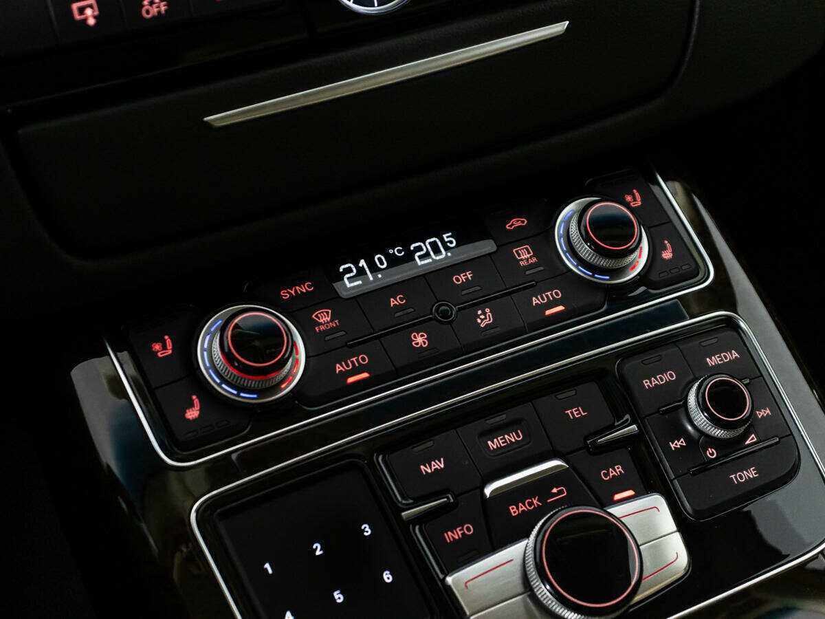 Audi A8 с пробегом — 2010 год. Фото: #18