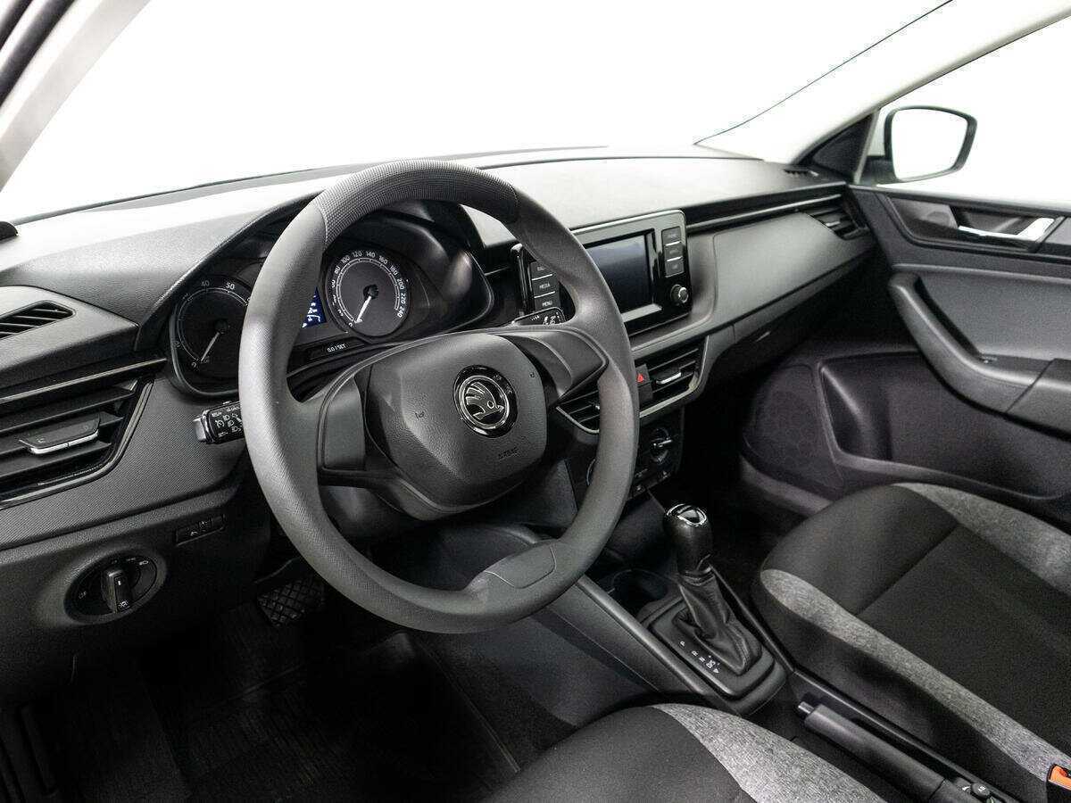 Skoda Rapid с пробегом — 2021 год. Фото: #9