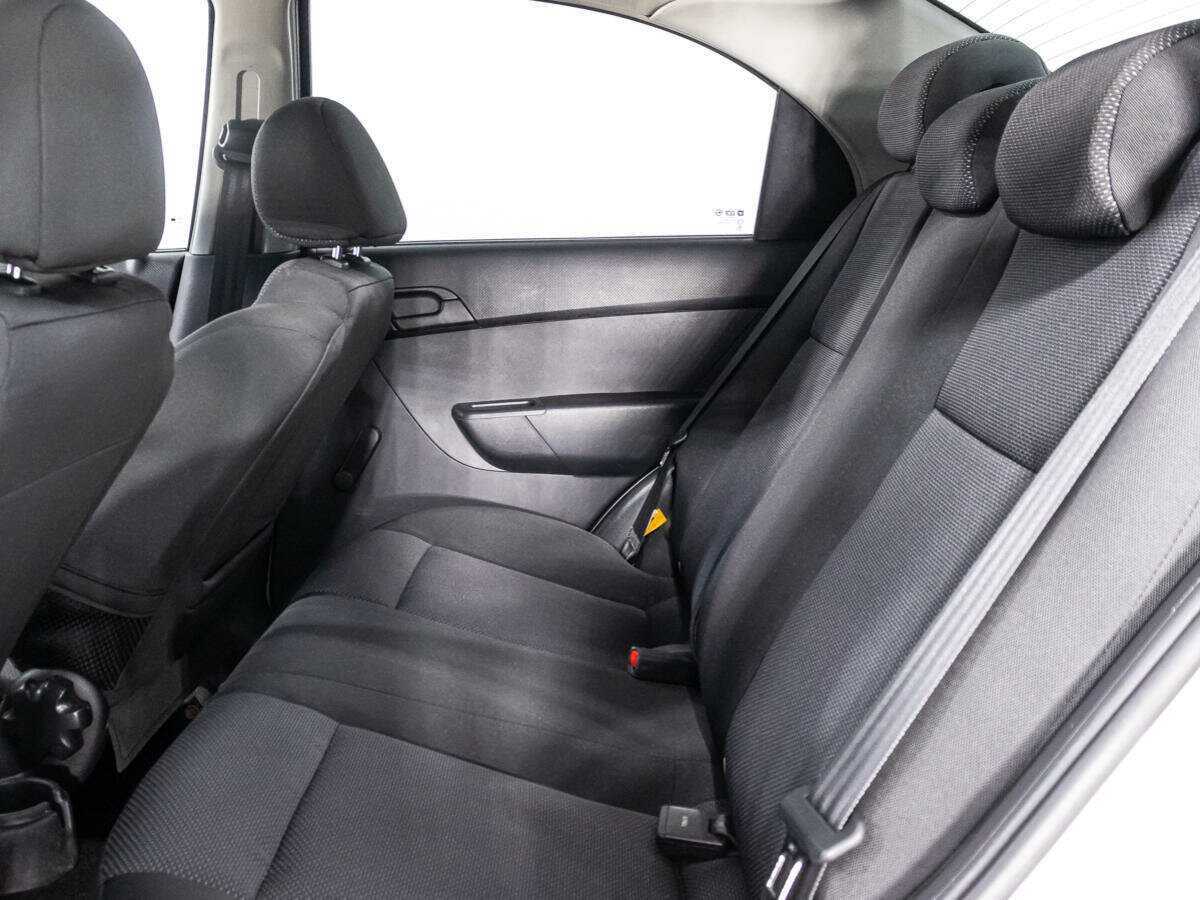 Chevrolet Aveo с пробегом — 2010 год. Фото: #9