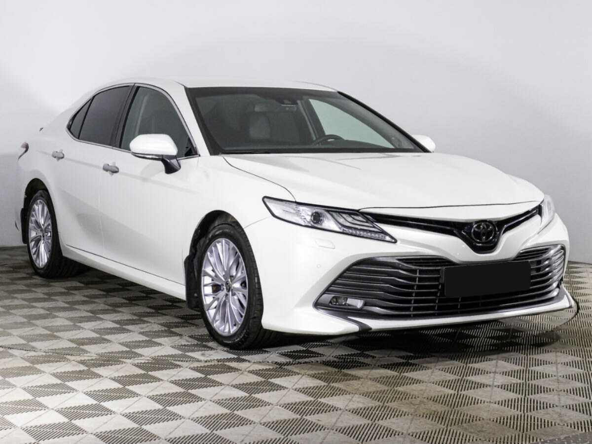 Toyota Camry с пробегом — 2020 год. Фото: #2