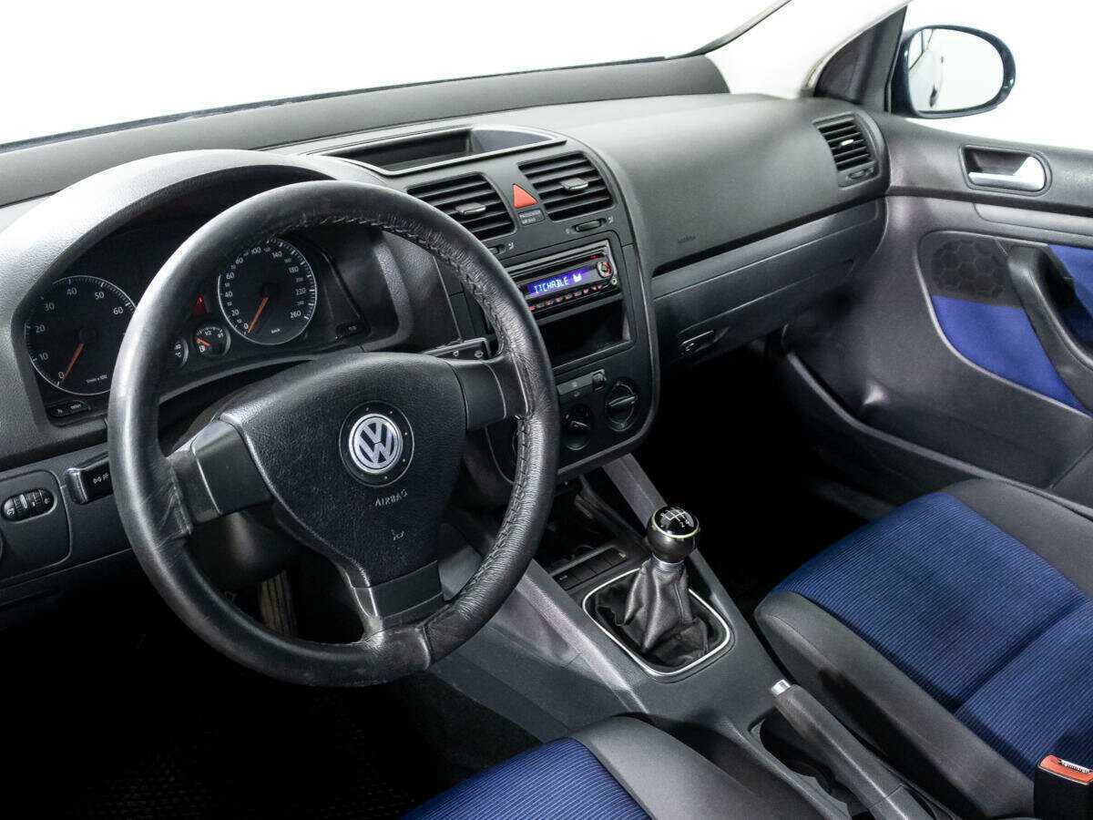 Volkswagen Golf с пробегом — 2006 год. Фото: #10