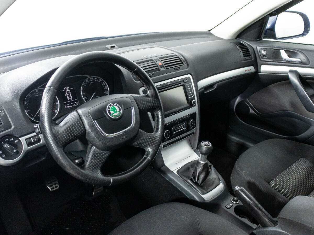 Skoda Octavia с пробегом — 2011 год. Фото: #10
