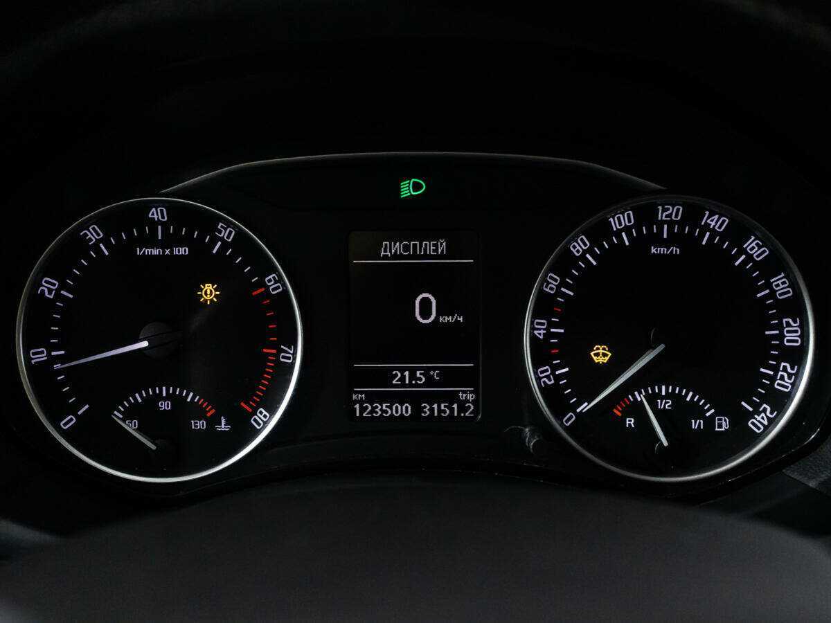 Skoda Octavia с пробегом — 2011 год. Фото: #11