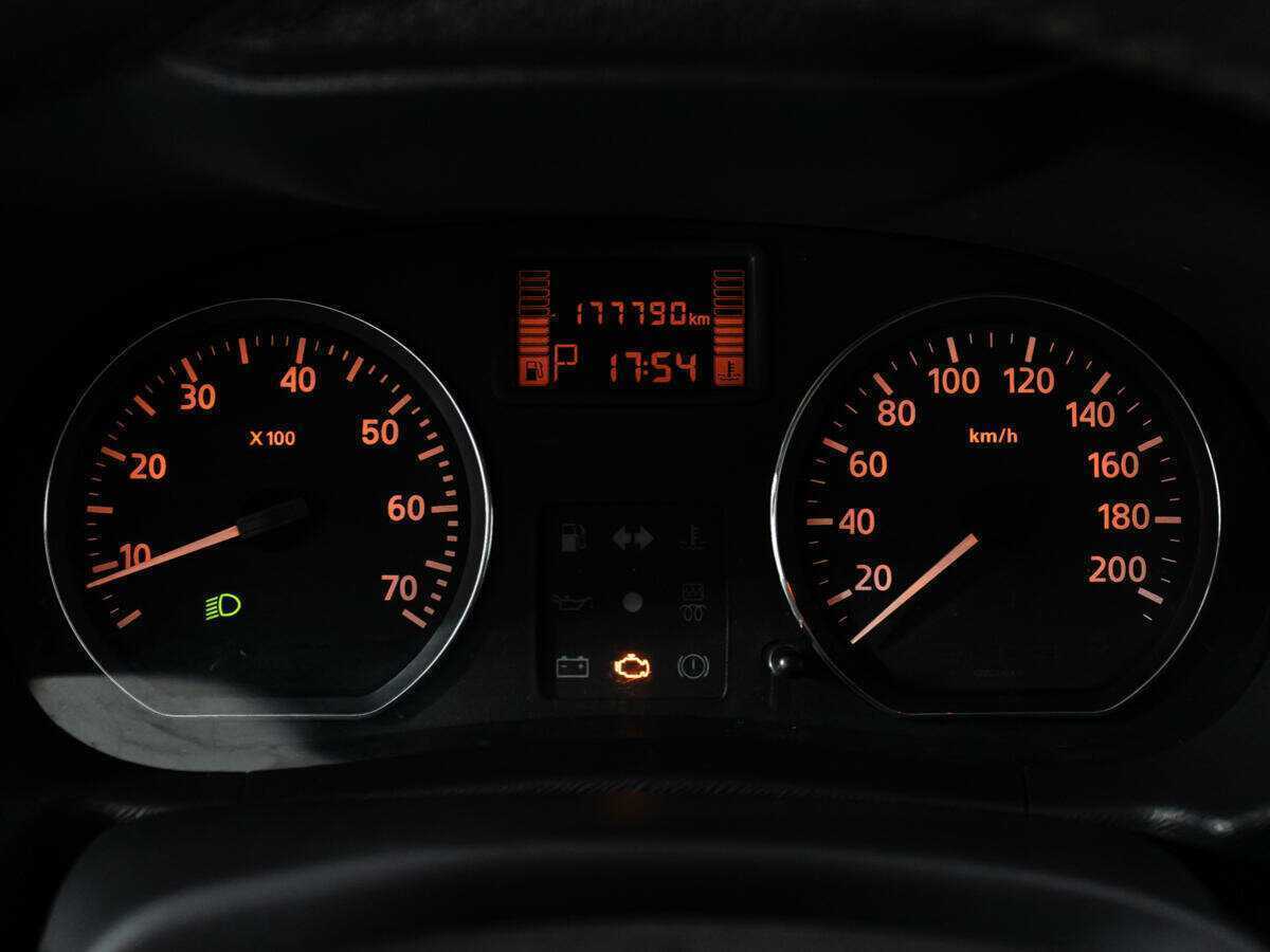 Nissan Terrano с пробегом — 2015 год. Фото: #11