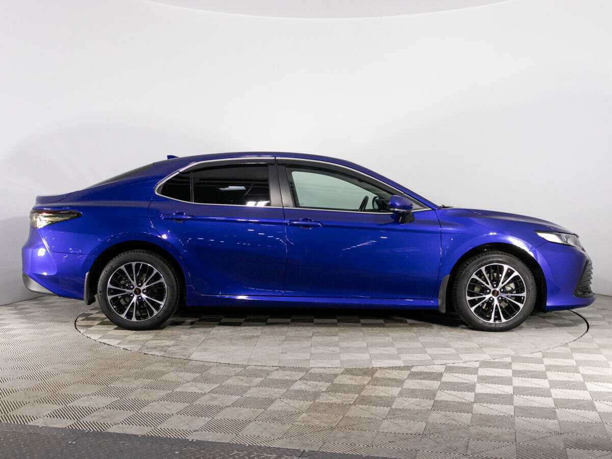 Toyota Camry с пробегом — 2021 год. Фото: #3