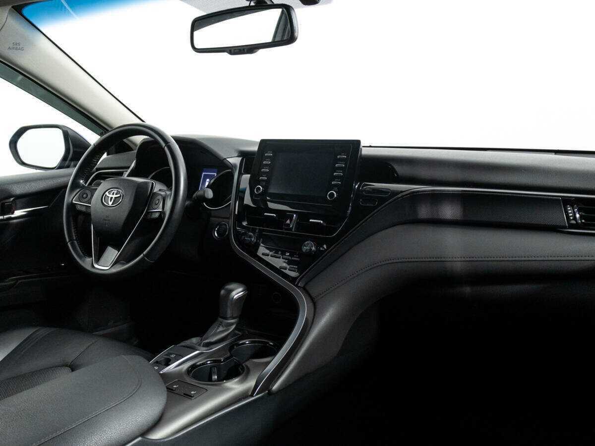 Toyota Camry с пробегом — 2021 год. Фото: #8