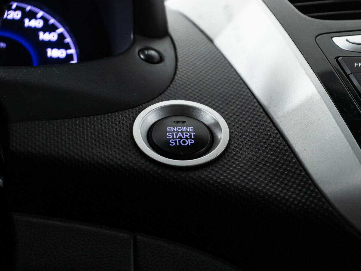 Hyundai Solaris с пробегом — 2011 год. Фото: #14