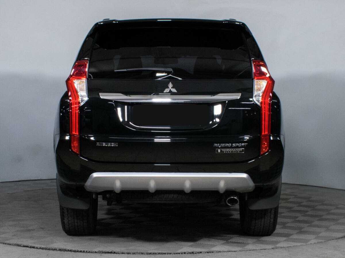 Mitsubishi Pajero Sport с пробегом — 2019 год. Фото: #5
