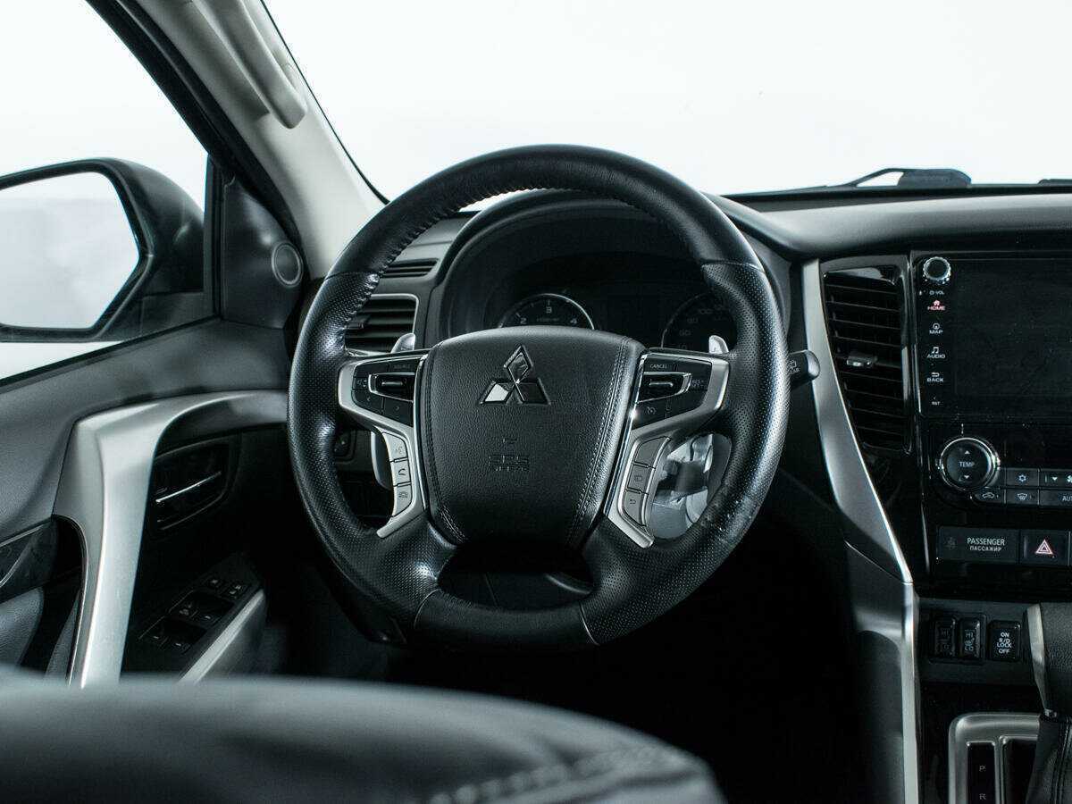 Mitsubishi Pajero Sport с пробегом — 2019 год. Фото: #13