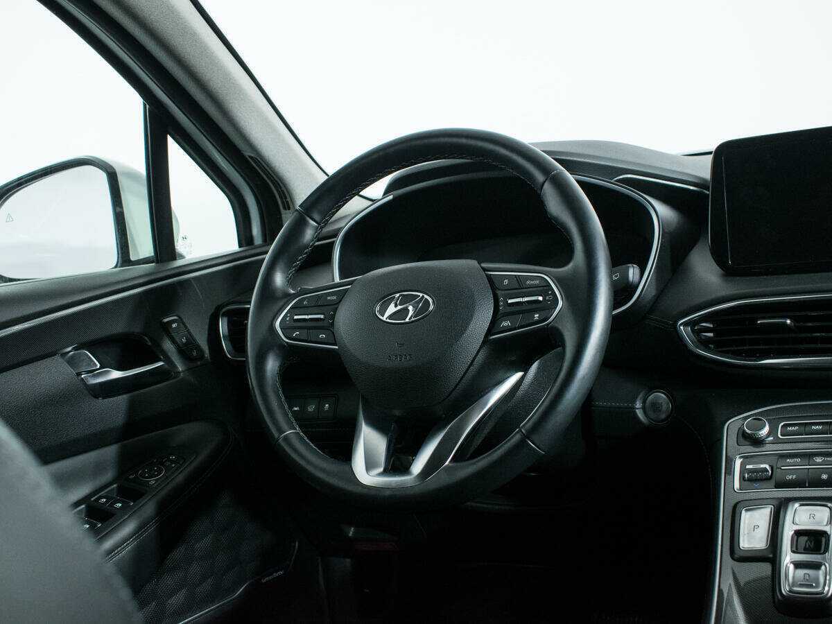 Hyundai Santa Fe с пробегом — 2022 год. Фото: #13