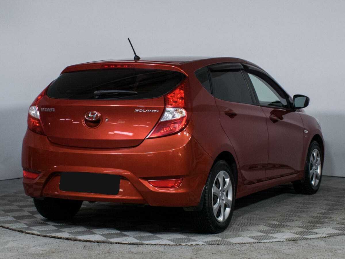 Hyundai Solaris с пробегом — 2012 год. Фото: #4