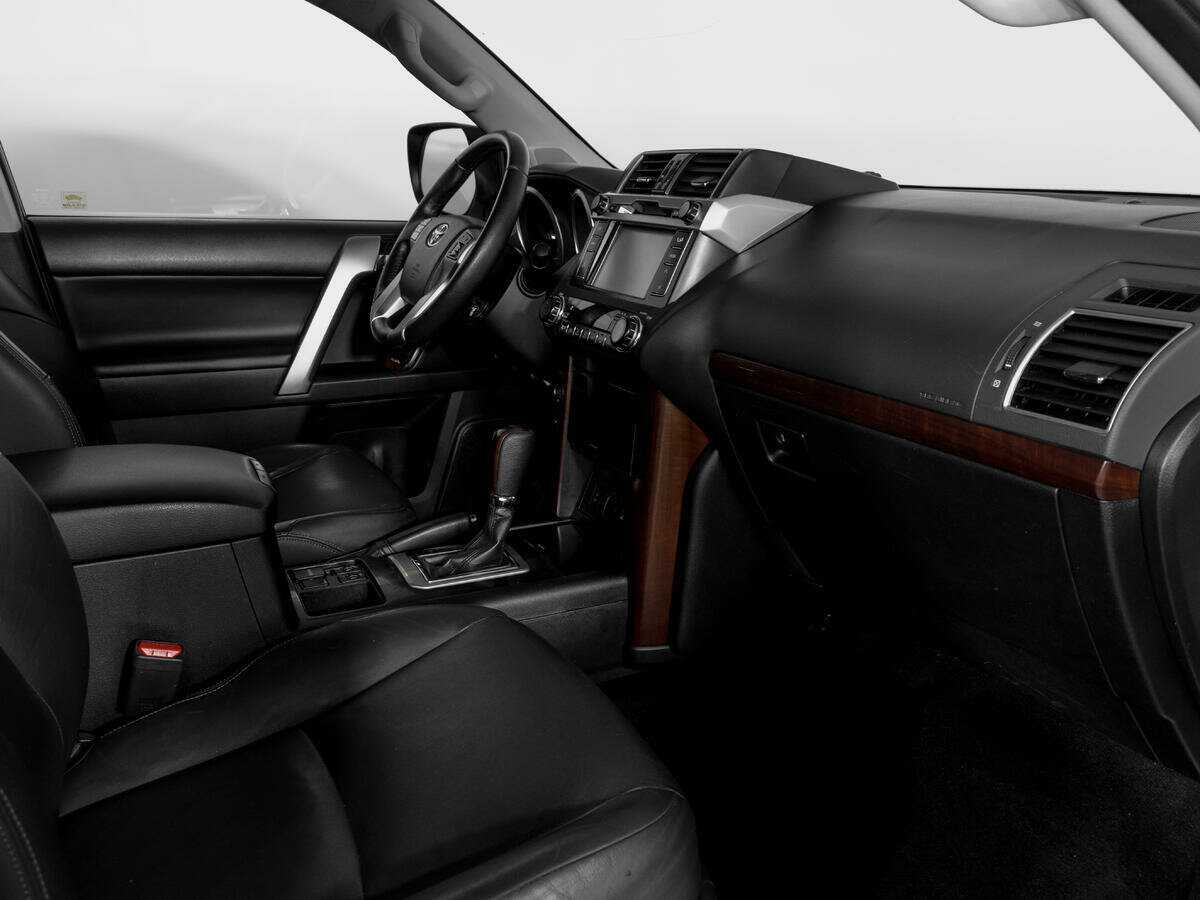 Toyota Land Cruiser Prado с пробегом — 2017 год. Фото: #8