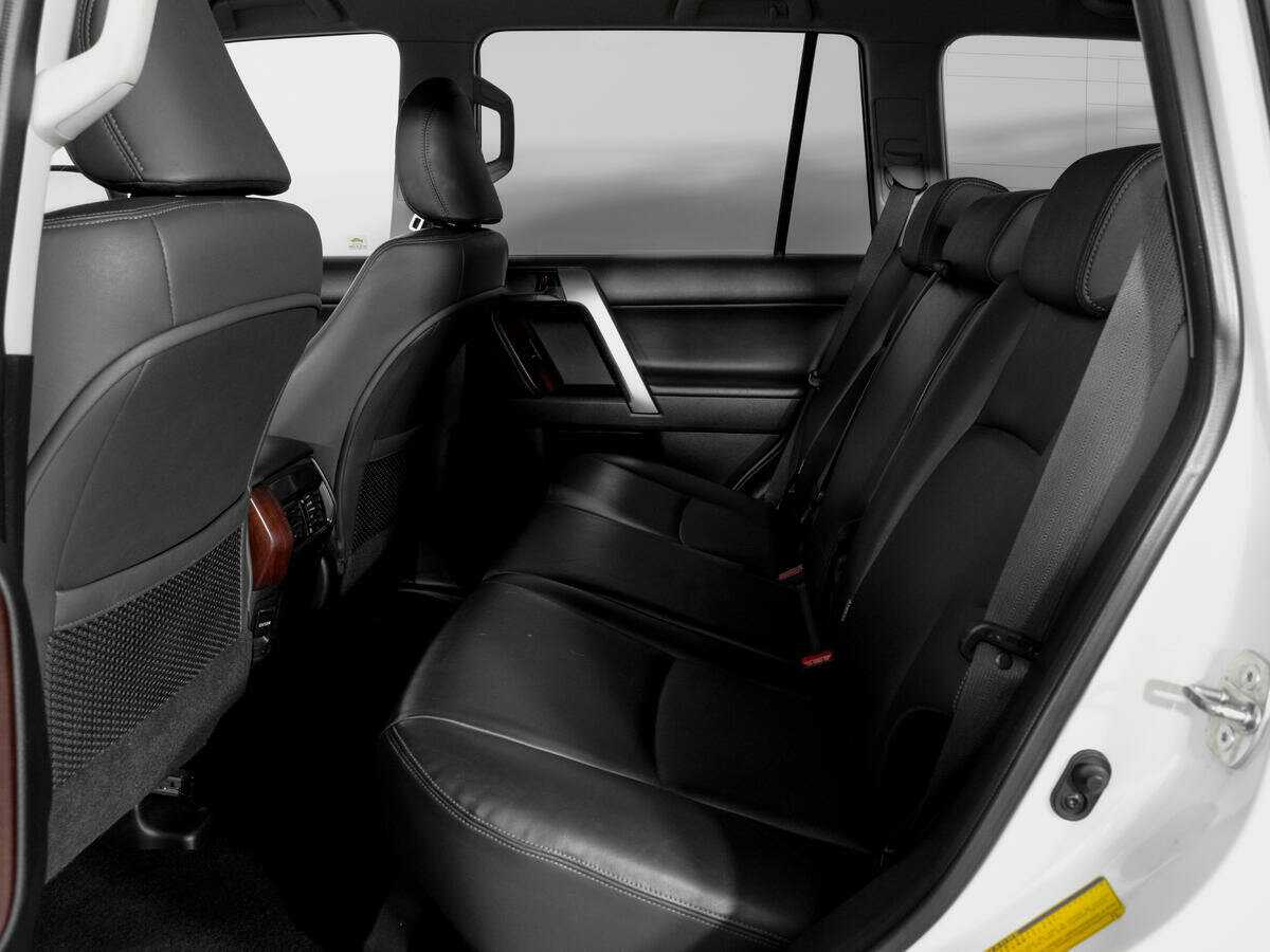 Toyota Land Cruiser Prado с пробегом — 2017 год. Фото: #9