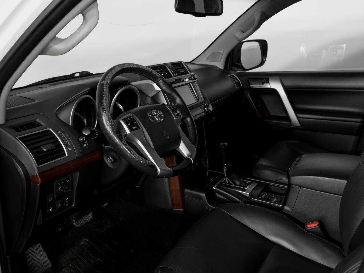 Toyota Land Cruiser Prado с пробегом — 2017 год. Фото: #15