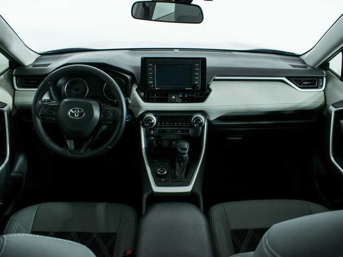 Toyota RAV4 с пробегом — 2020 год. Фото: #11