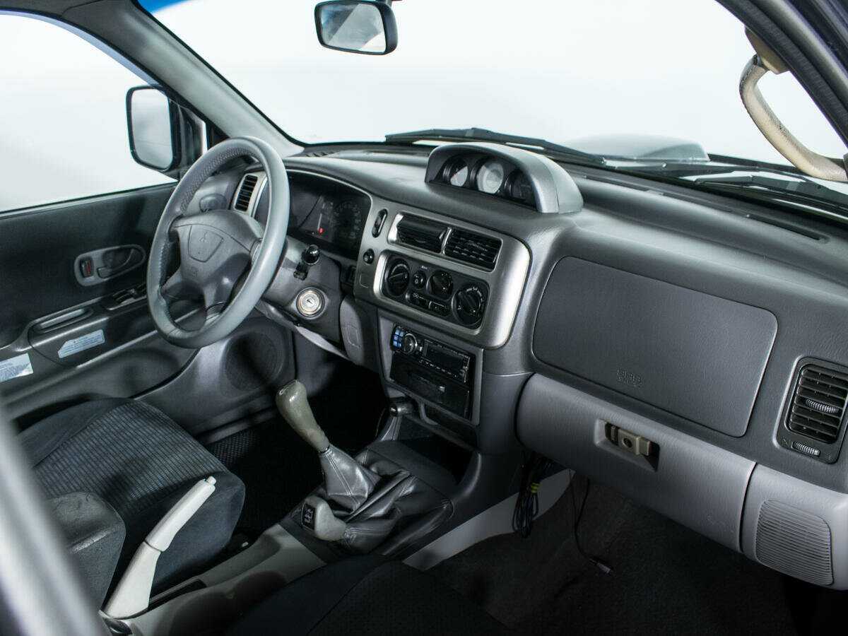 Mitsubishi Pajero Sport с пробегом — 2008 год. Фото: #8