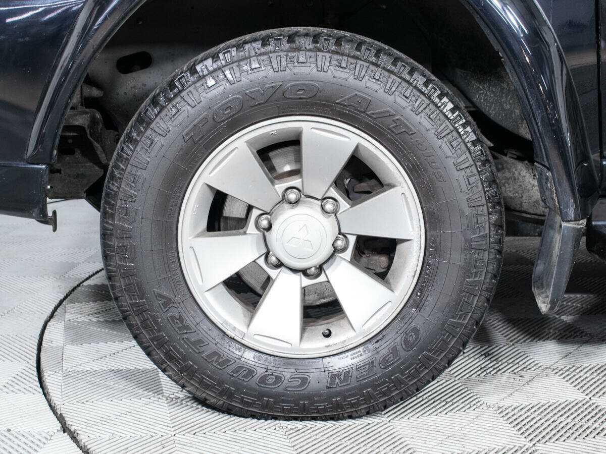 Mitsubishi Pajero Sport с пробегом — 2008 год. Фото: #16