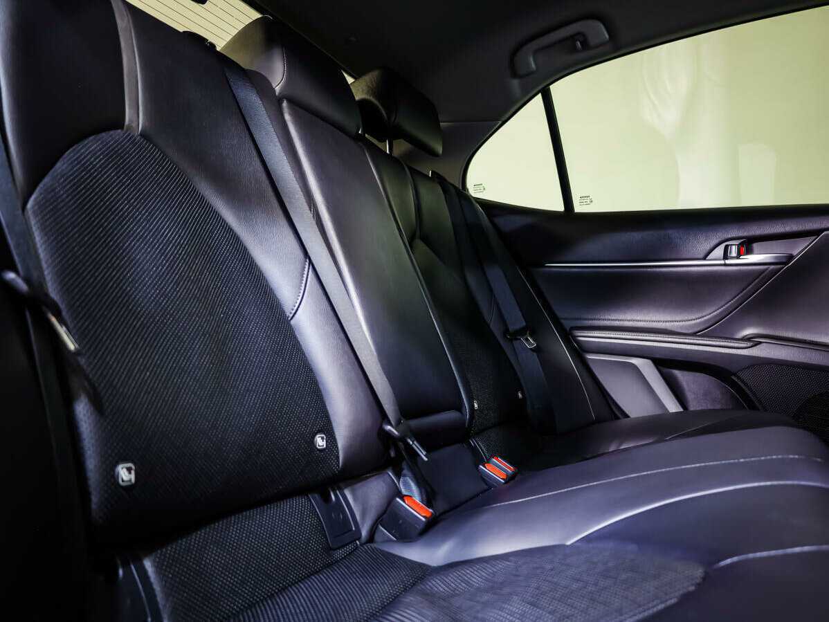 Toyota Camry с пробегом — 2021 год. Фото: #11