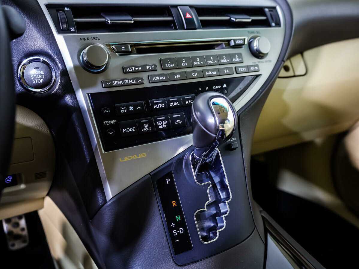 Lexus RX с пробегом — 2010 год. Фото: #13