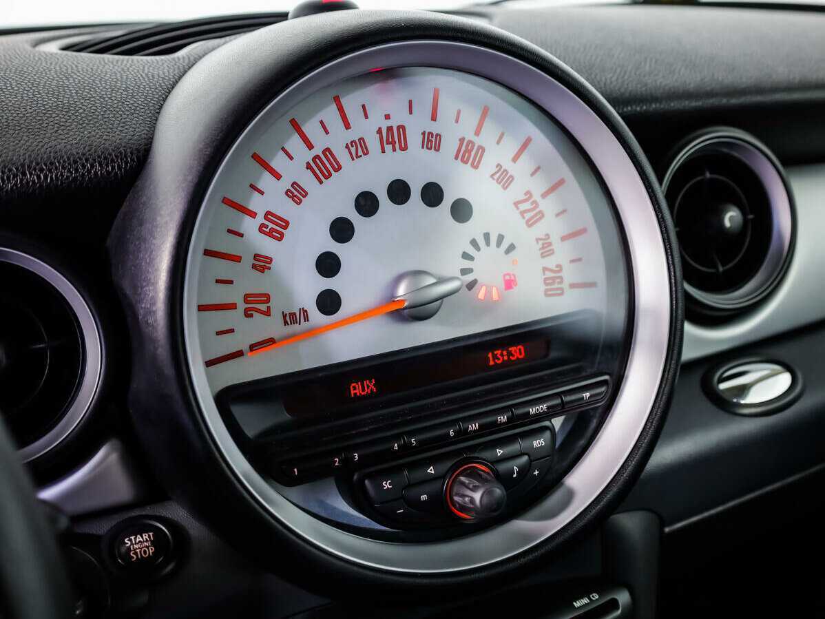 Mini Hatch с пробегом — 2012 год. Фото: #12