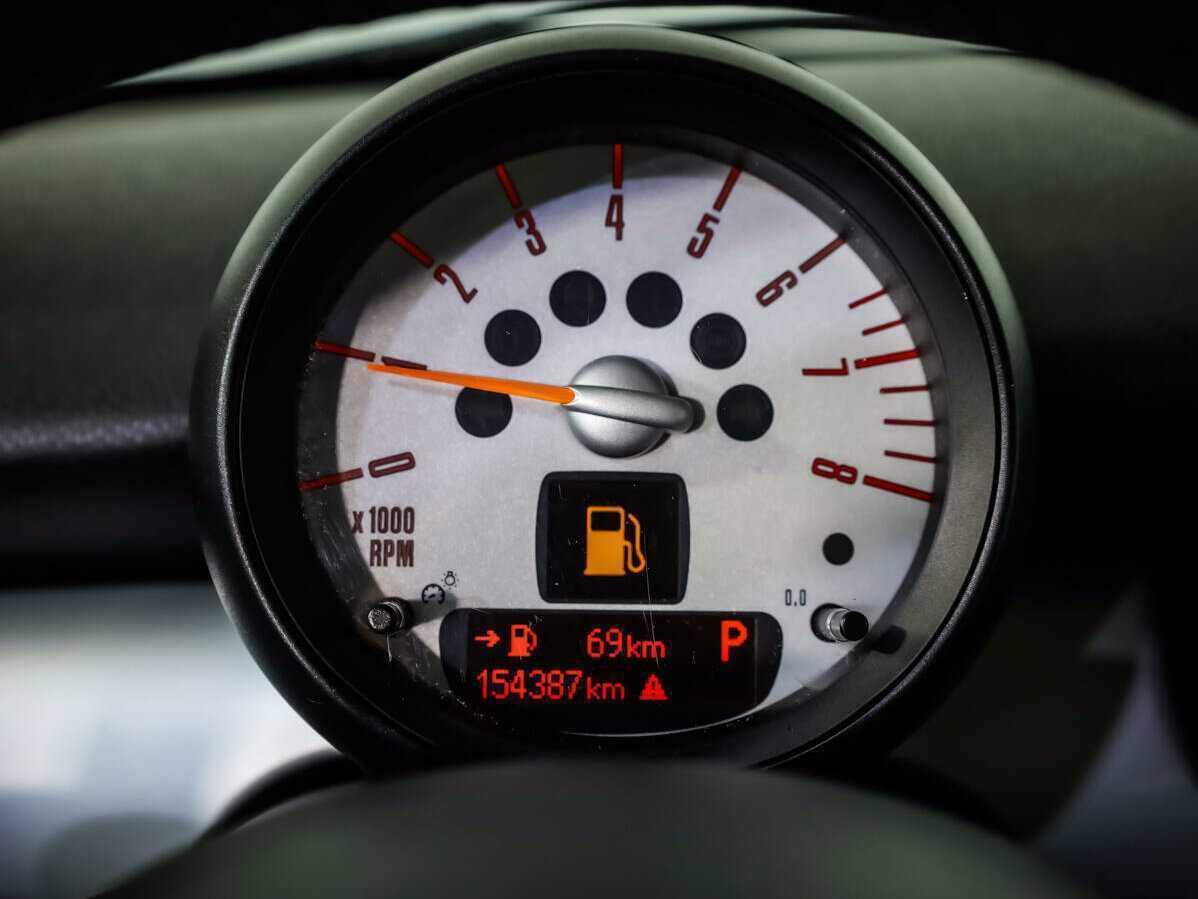 Mini Hatch с пробегом — 2012 год. Фото: #16