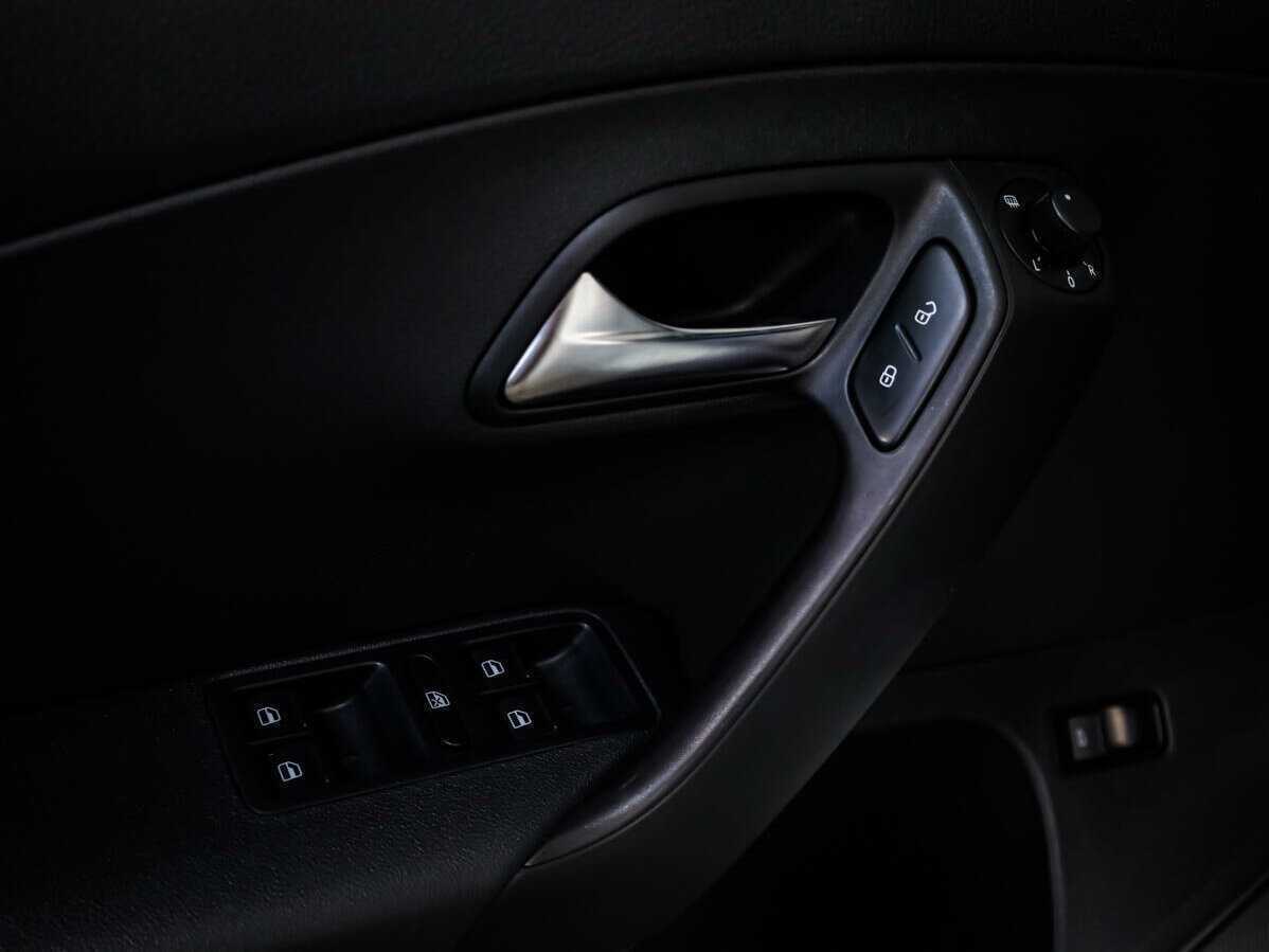 Volkswagen Polo с пробегом — 2017 год. Фото: #15