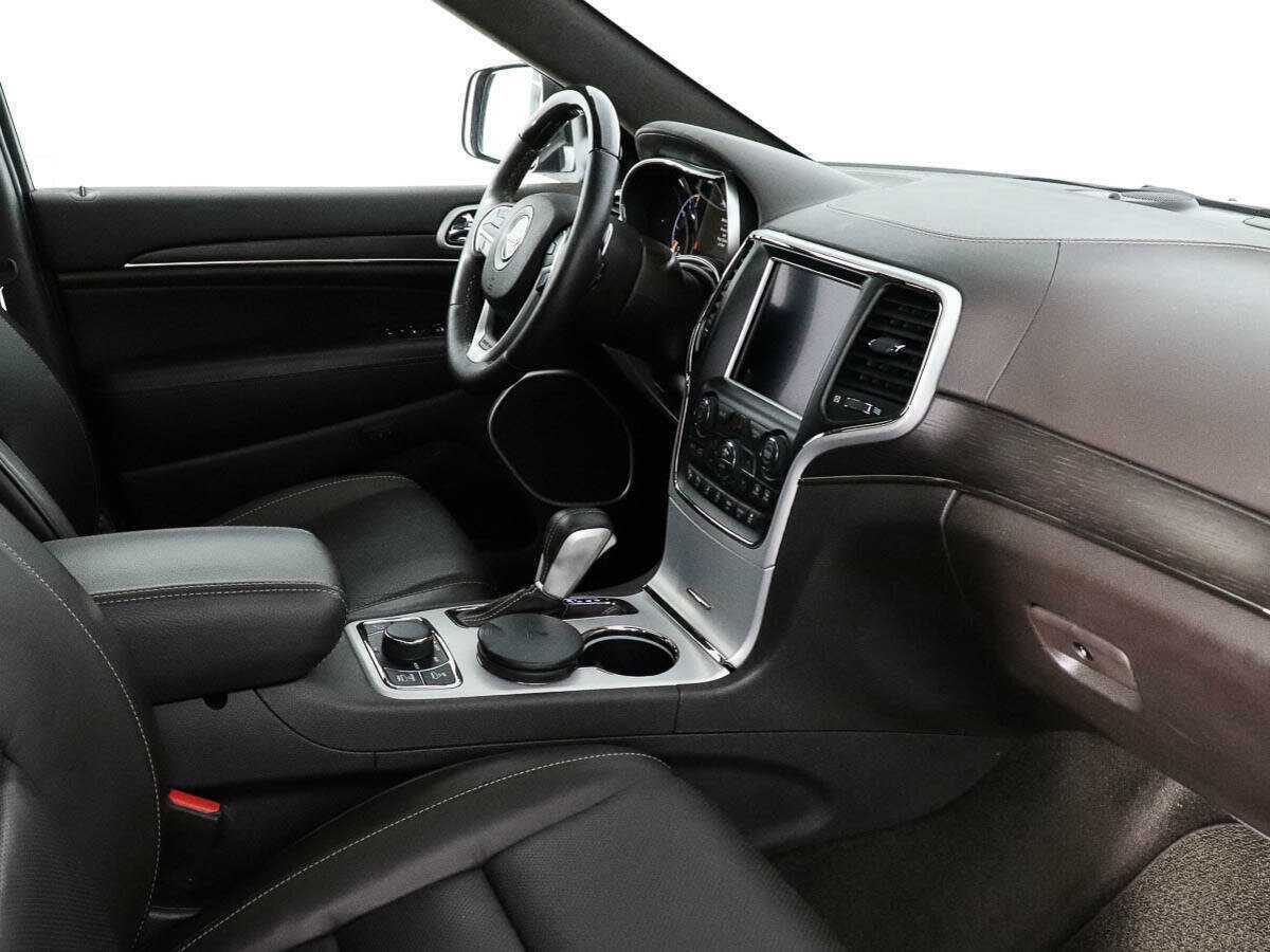 Jeep Grand Cherokee с пробегом — 2018 год. Фото: #8