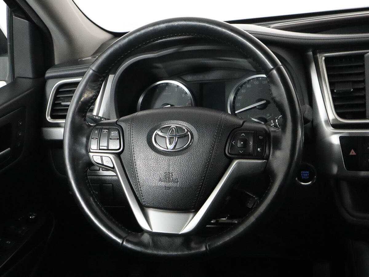 Toyota Highlander с пробегом — 2018 год. Фото: #12