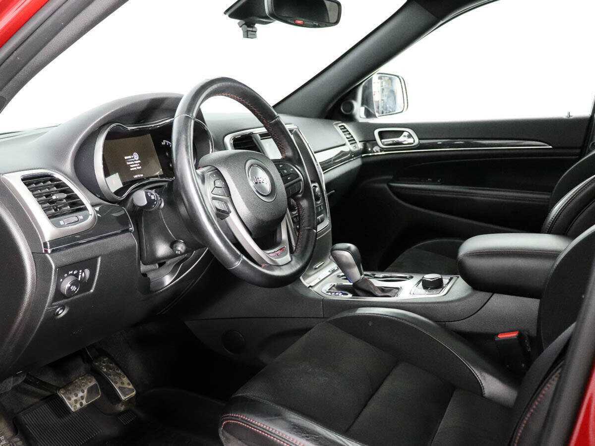 Jeep Grand Cherokee с пробегом — 2018 год. Фото: #10