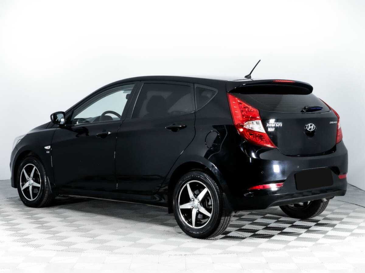 Hyundai Solaris с пробегом — 2015 год. Фото: #6