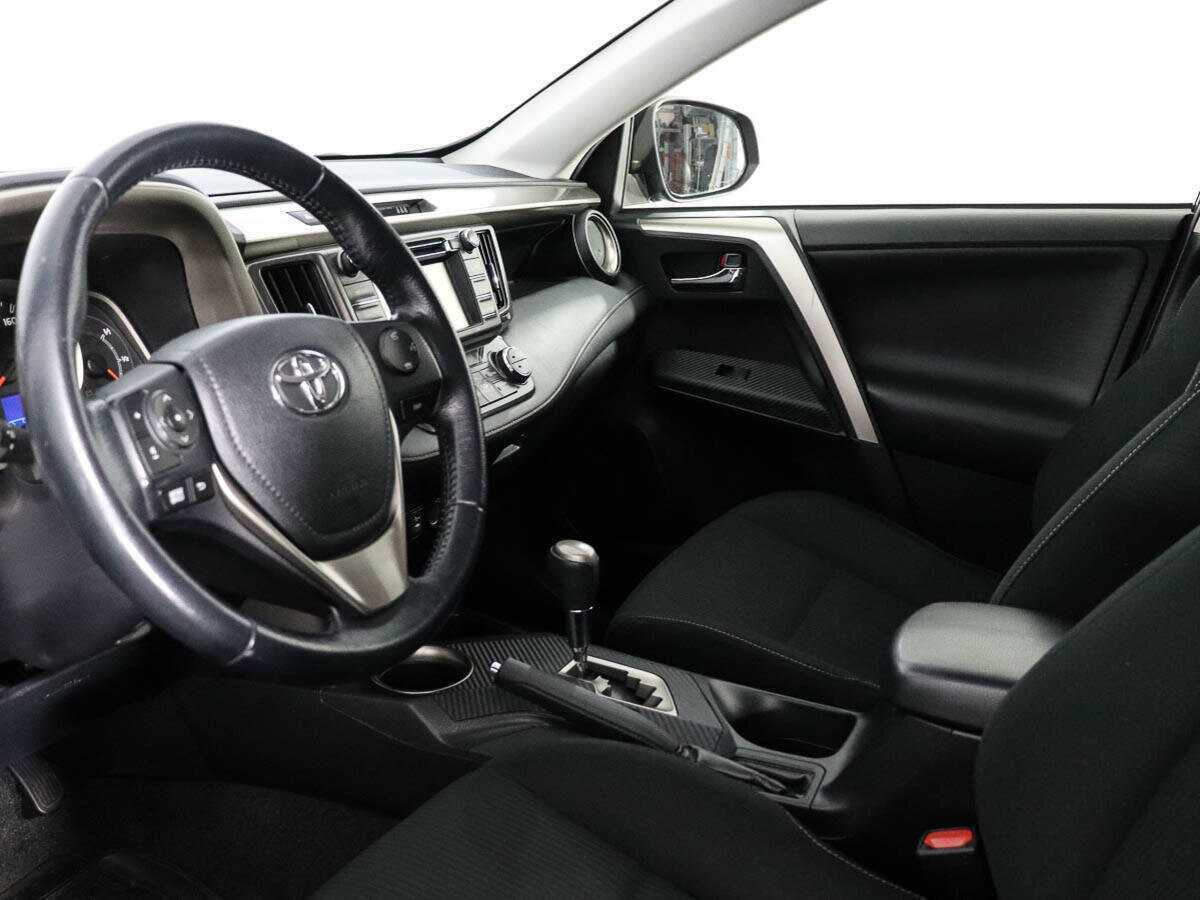 Toyota RAV4 с пробегом — 2013 год. Фото: #9