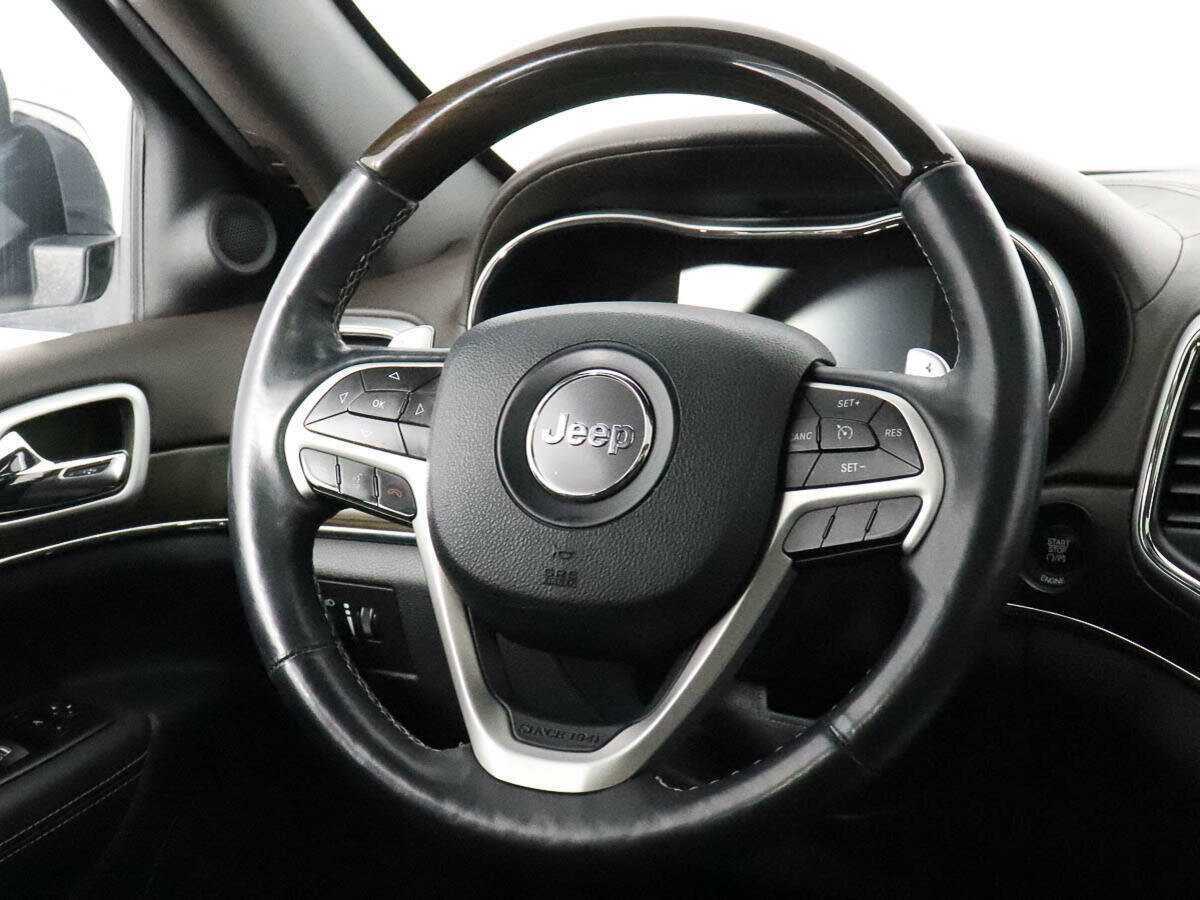 Jeep Grand Cherokee с пробегом — 2014 год. Фото: #17