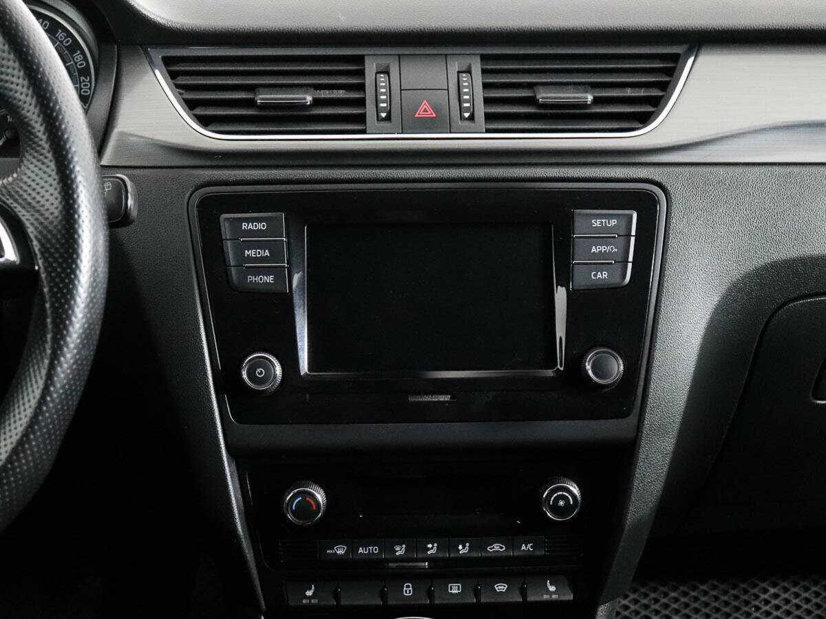 Skoda Rapid с пробегом — 2019 год. Фото: #11