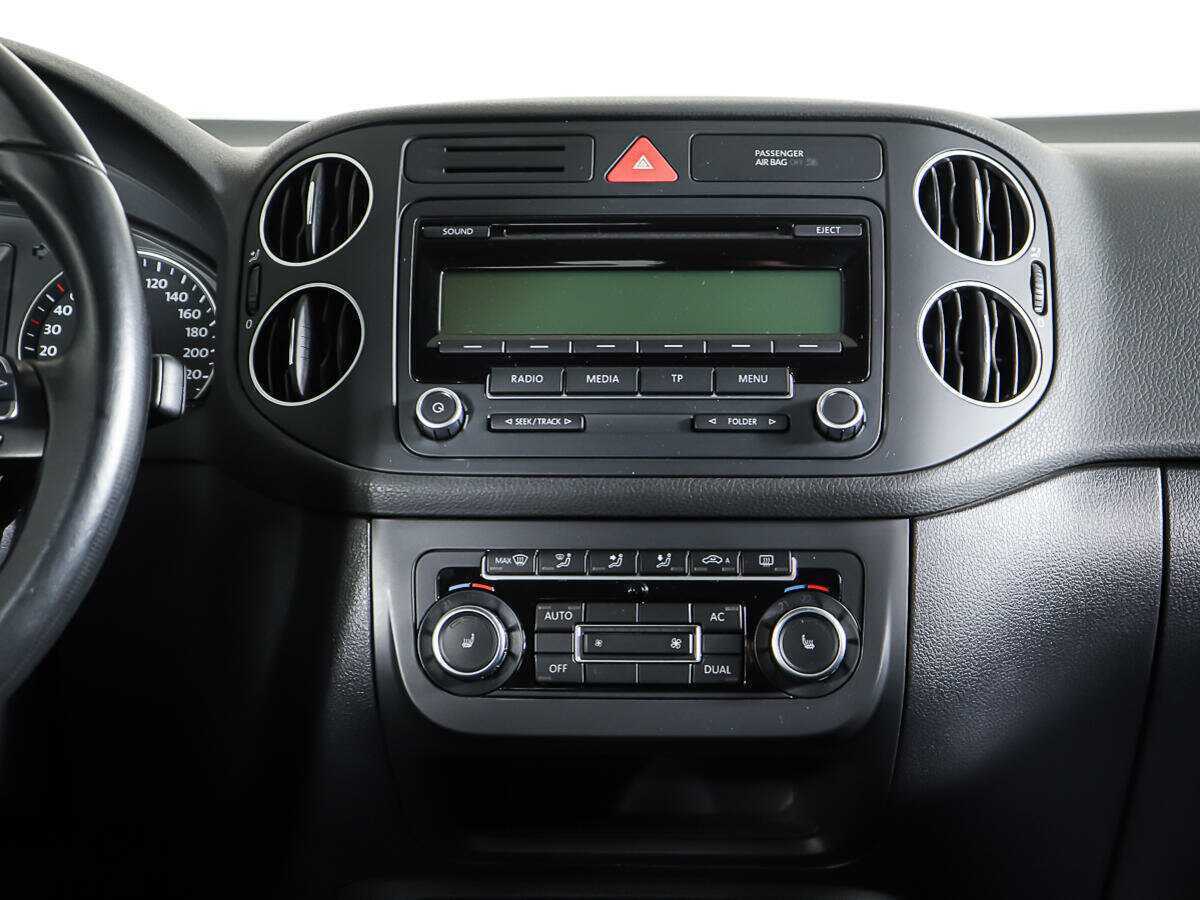 Volkswagen Golf Plus с пробегом — 2010 год. Фото: #11