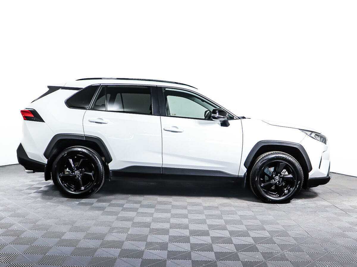 Toyota RAV4 с пробегом — 2022 год. Фото: #3