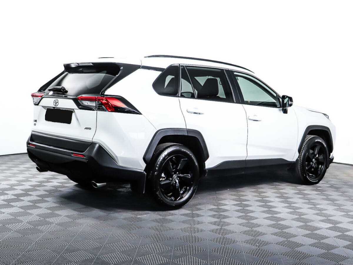 Toyota RAV4 с пробегом — 2022 год. Фото: #4