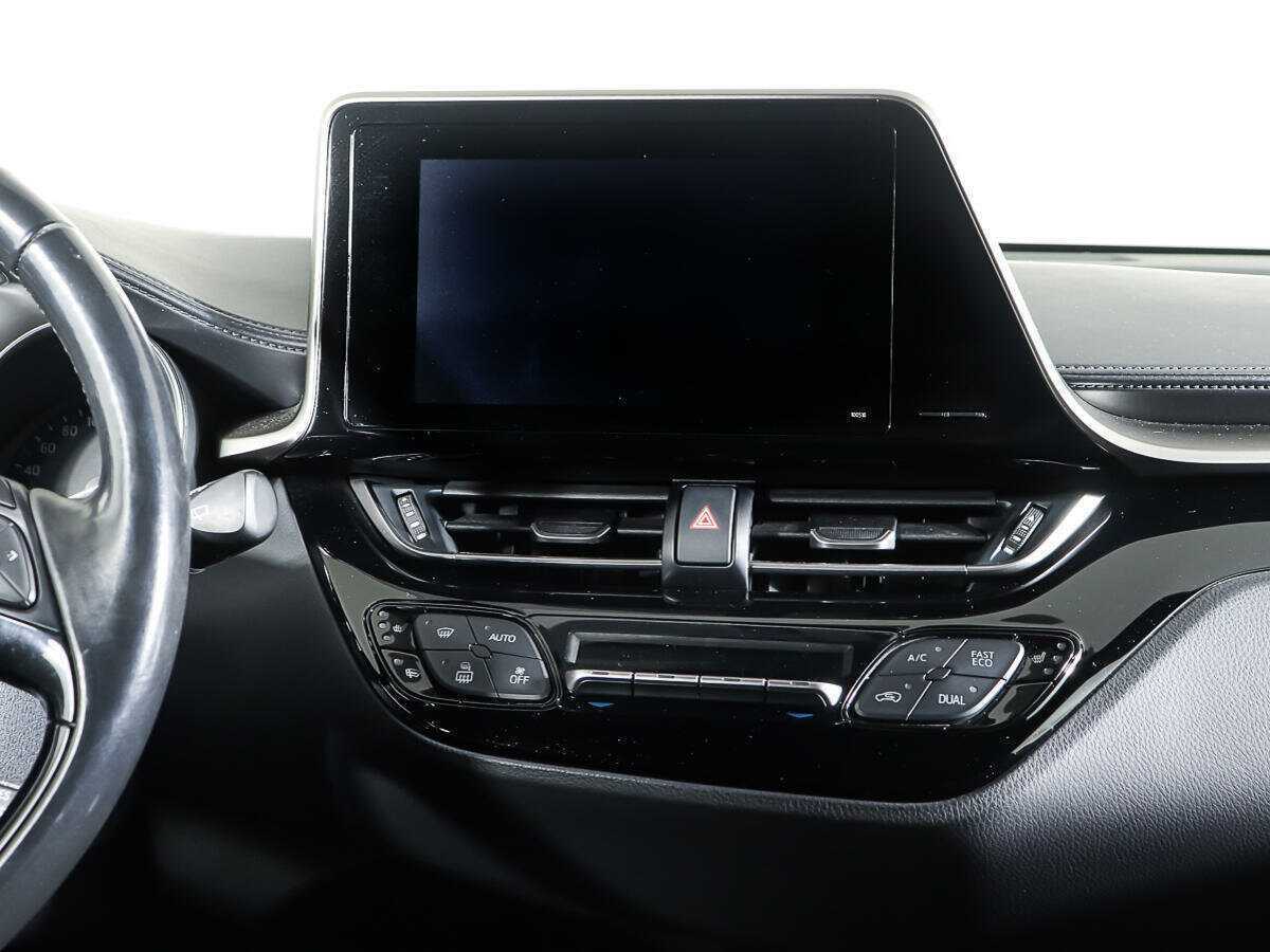 Toyota C-HR с пробегом — 2019 год. Фото: #11