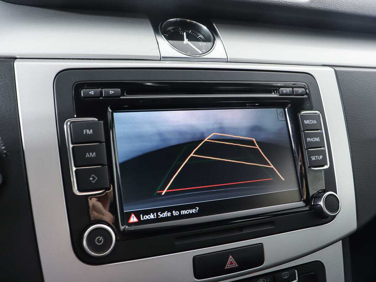 Volkswagen Passat CC с пробегом — 2011 год. Фото: #18