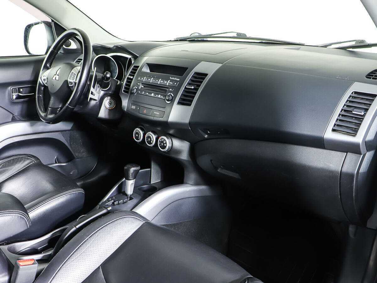 Mitsubishi Outlander с пробегом — 2007 год. Фото: #9