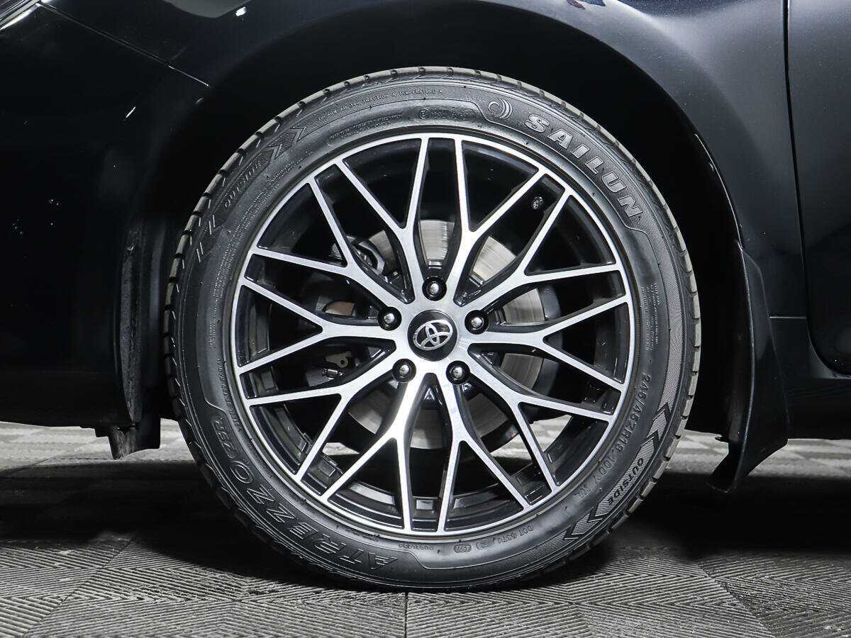 Toyota Camry с пробегом — 2017 год. Фото: #21