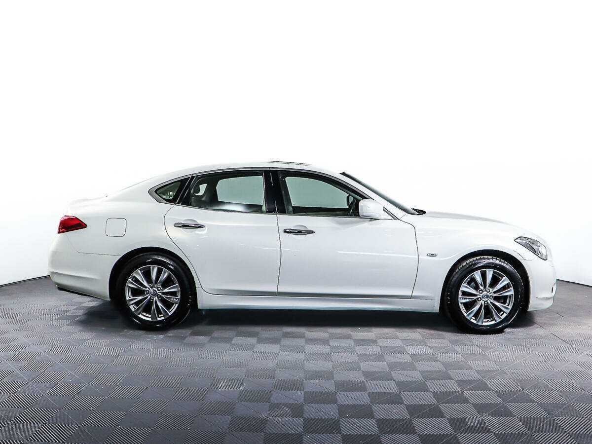 Infiniti M с пробегом — 2012 год. Фото: #3