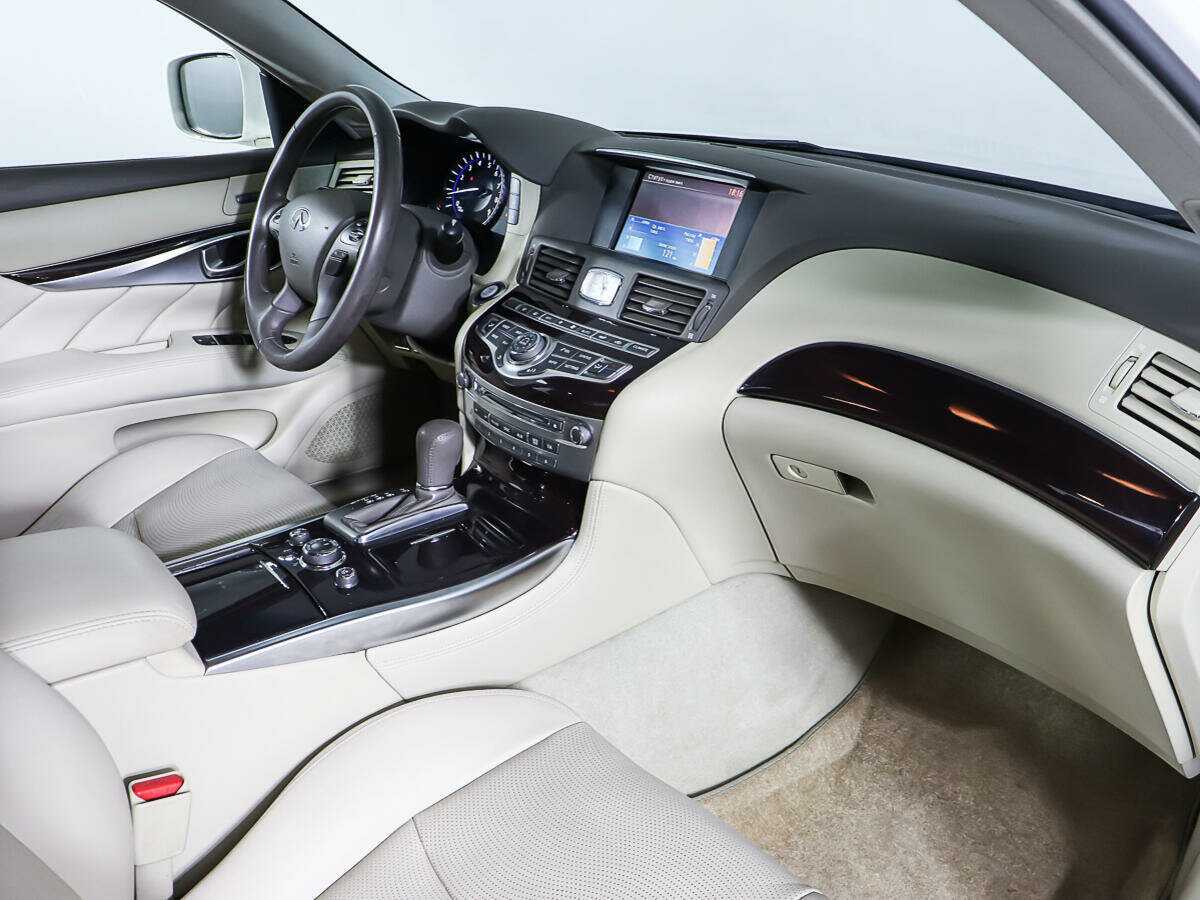 Infiniti M с пробегом — 2012 год. Фото: #8