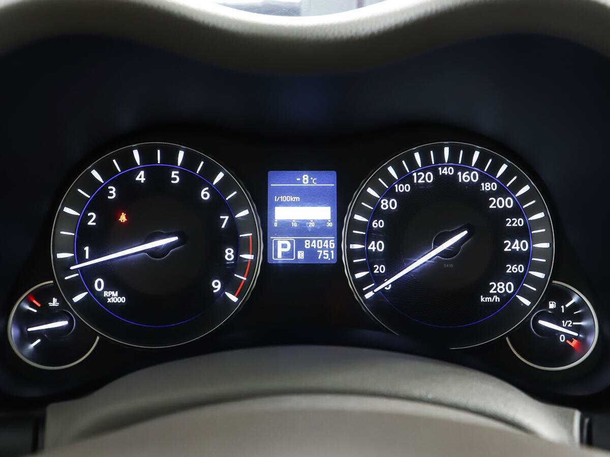 Infiniti M с пробегом — 2012 год. Фото: #15