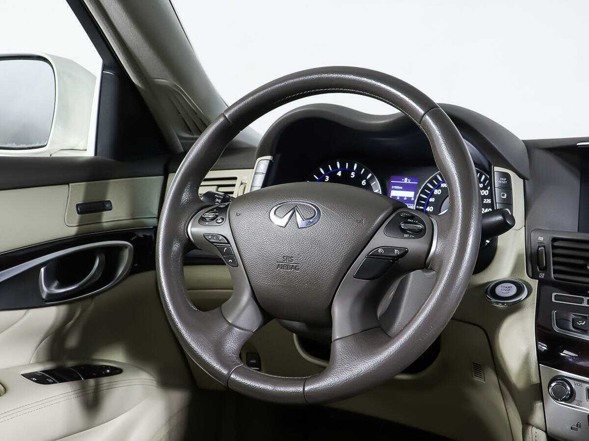 Infiniti M с пробегом — 2012 год. Фото: #16