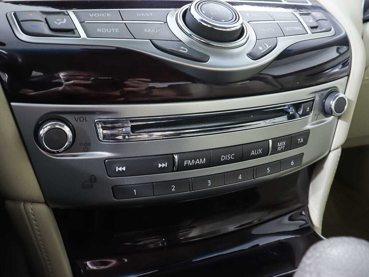 Infiniti M с пробегом — 2012 год. Фото: #19