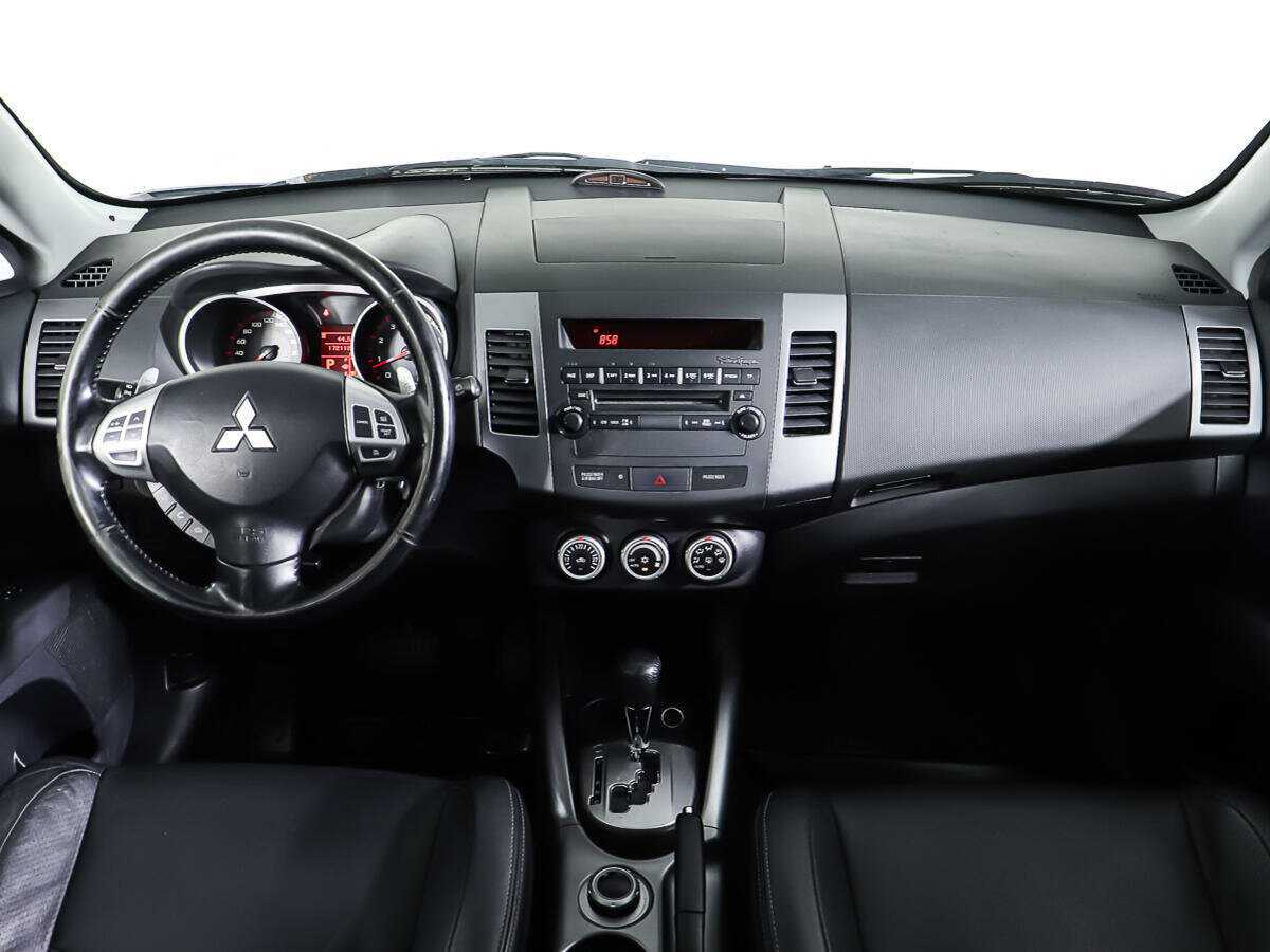 Mitsubishi Outlander с пробегом — 2008 год. Фото: #10