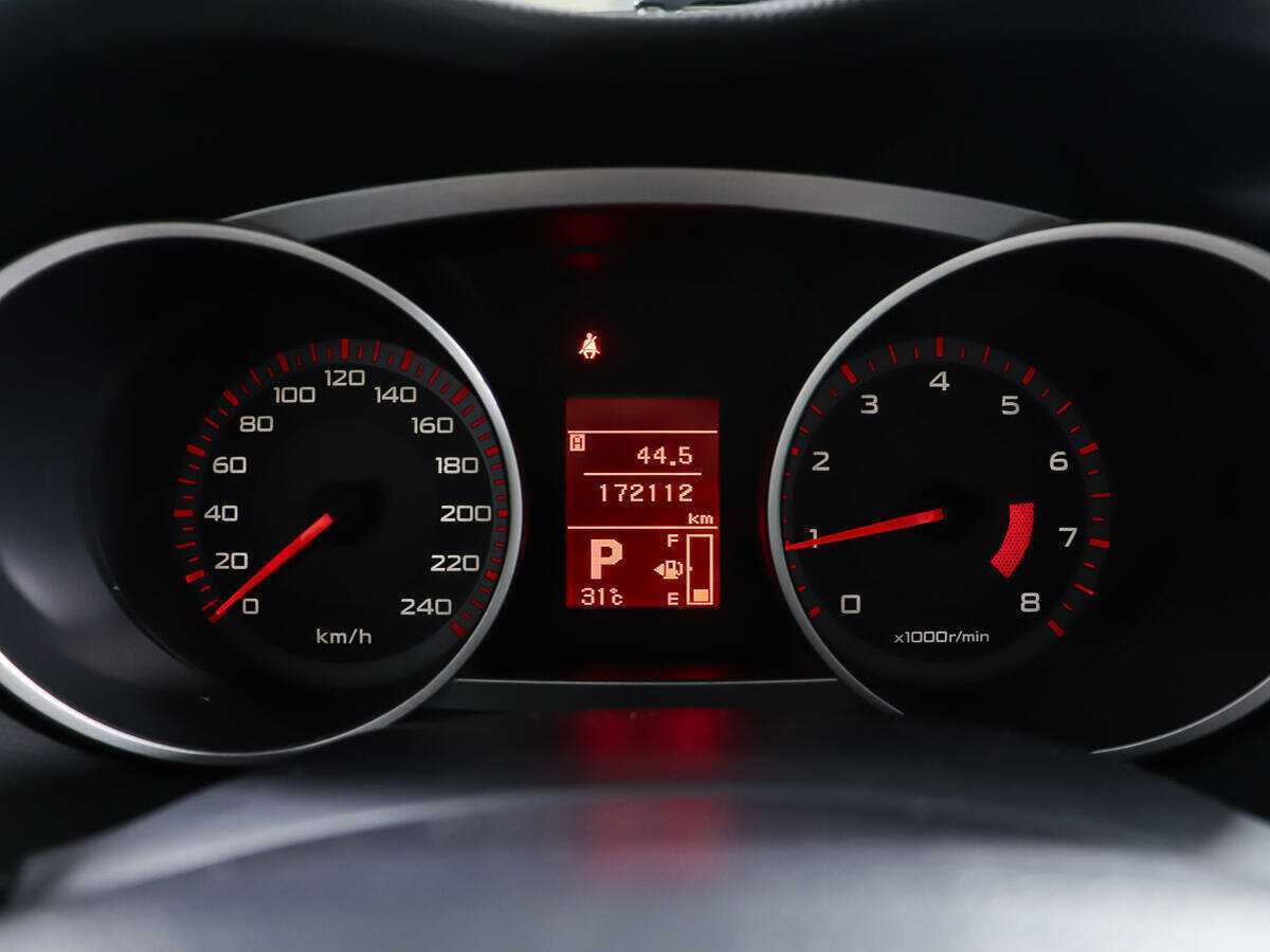 Mitsubishi Outlander с пробегом — 2008 год. Фото: #13