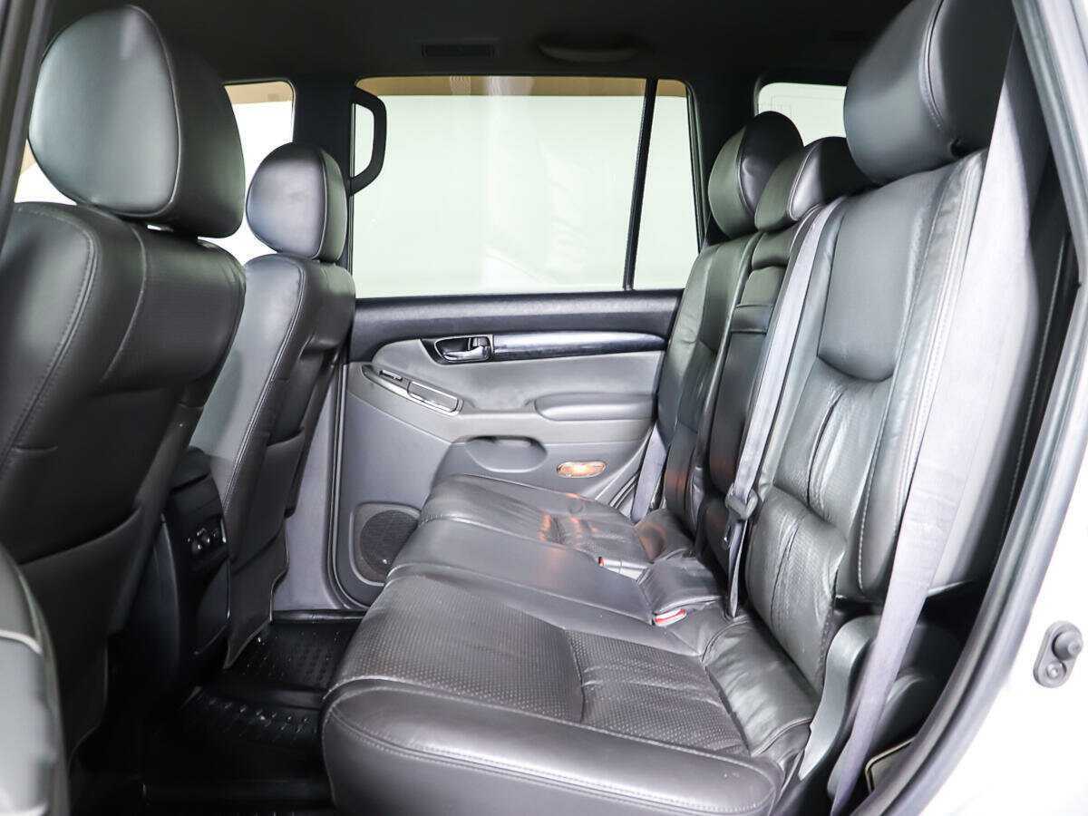 Toyota Land Cruiser Prado с пробегом — 2008 год. Фото: #9